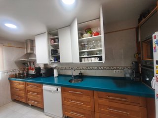 Cocina completa madera y Silestone
