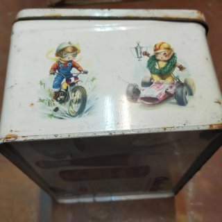 Caja antigua de Colacao de metal decorada de 1970.