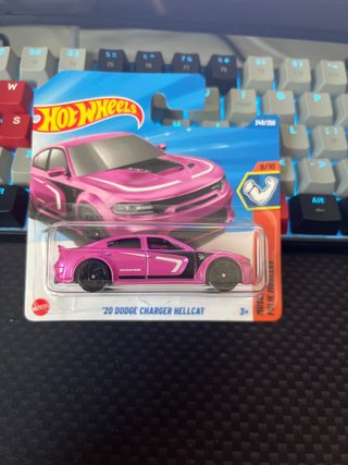 Hot Wheels '20 Dodge Charger Hellcat Rosa