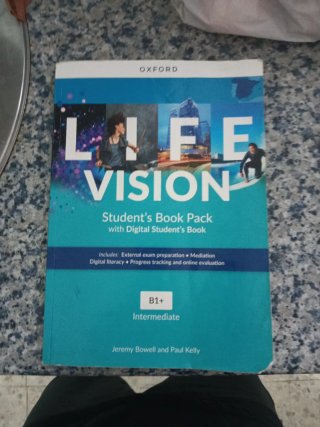 Life Vision Intermediate Student Book (Spain)