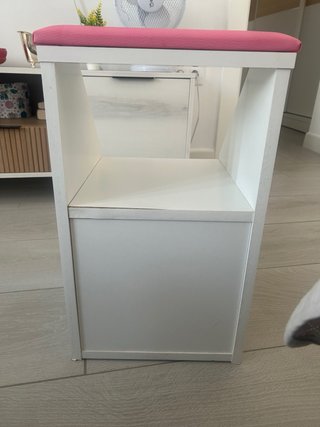 Reposapiés para pedicura blanco y rosa