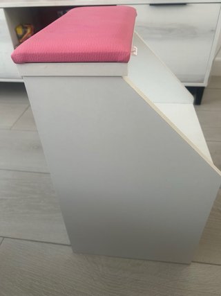Reposapiés para pedicura blanco y rosa