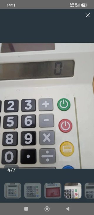 Calculadora de juguete de madera