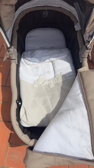 Capazo, Silla Bebecar, sombrilla y dos sacos