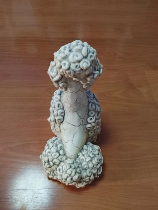 Perro de cerámica decorativo
