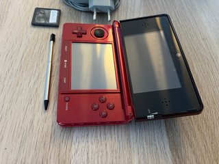 Nintendo 3DS Rossa + Caricatore e Gioco