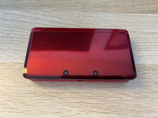 Nintendo 3DS Rossa + Caricatore e Gioco