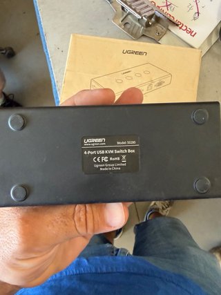 UGREEN 4-Port USB KVM Switch VGA