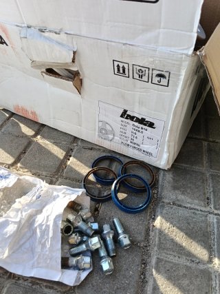Vendo 4 Llantas BOLA. B10. En 18x8. Blancas.