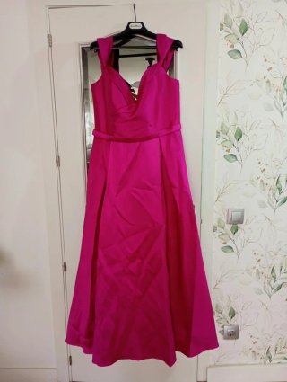 Vestido de fiesta fucsia