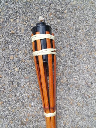 Antorcha de bambú y madera
