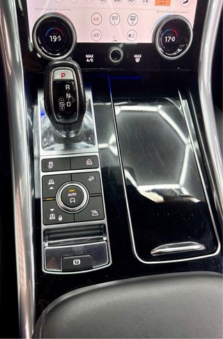 Land Rover Range Rover Sport SVR