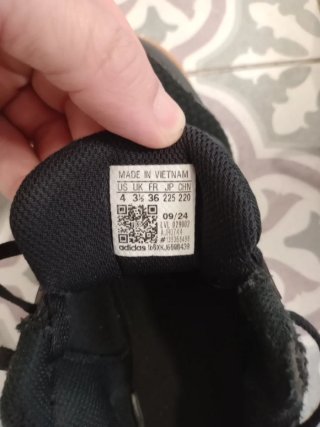 Zapatillas Adidas Ligra Negras y Blancas