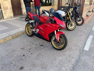 Ducati 848 Roja y Dorada