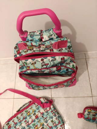 Lote escolar con carrito y accesorios