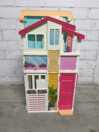 Casa di Barbie, accessori e bambole