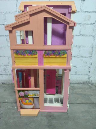 Casa di Barbie, accessori e bambole