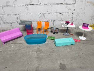 Casa di Barbie, accessori e bambole