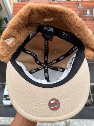 Cappello New Era LA Beige con paraorecchie