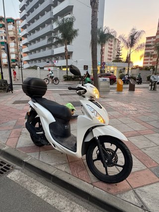 Moto Scooter Blanca 22 - 13.000 km