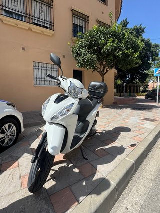 Moto Scooter Blanca 22 - 13.000 km