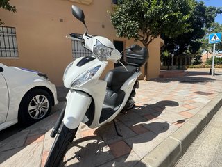 Moto Scooter Blanca 22 - 13.000 km