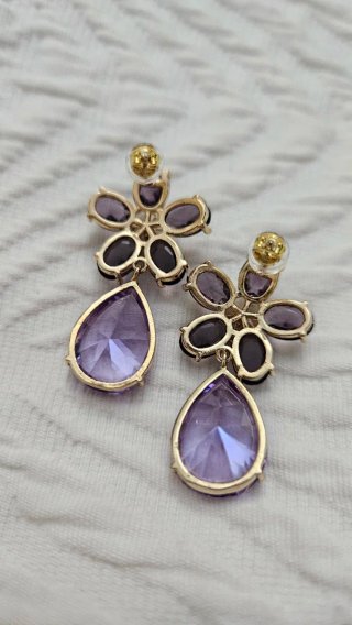 Pendientes de plata y cristal tallado.
