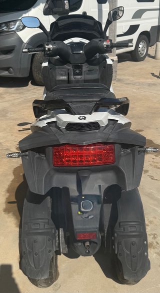 Quadro 4 Trike Blanco y Negro