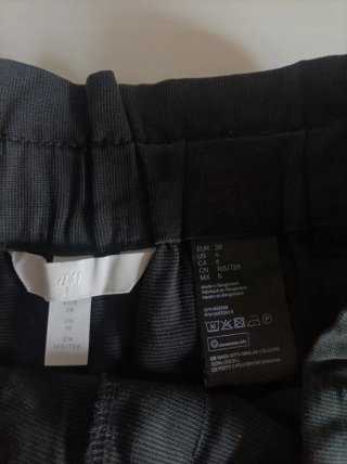 Shorts neri H&M in 100% lyocell- Taglia 38