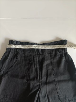 Shorts neri H&M in 100% lyocell- Taglia 38
