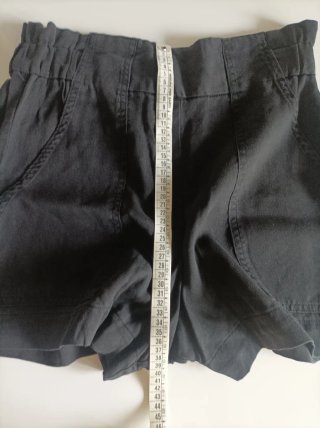 Shorts neri H&M in 100% lyocell- Taglia 38