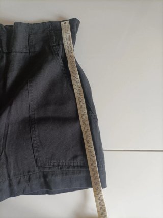 Shorts neri H&M in 100% lyocell- Taglia 38