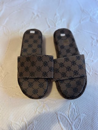 Sandalias con estampado GG