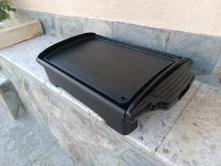 Plancha Eléctrica Portátil Negra.