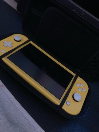 Nintendo Switch Lite Amarillo