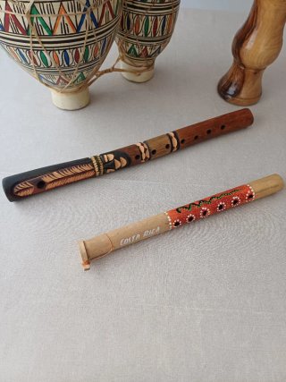 Strumenti etnici: tamburi e flauti