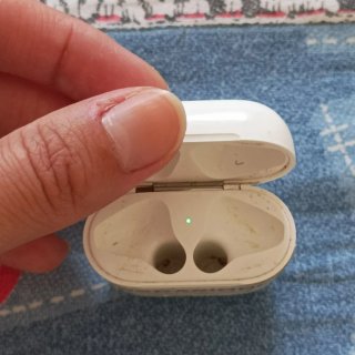 Airpods+Omaggio