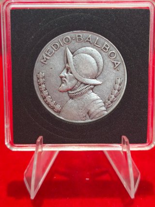 Moneda Panamá ½ Balboa 1932 Plata 0.900. Key Date