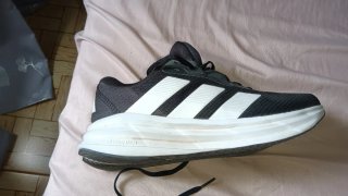 Zapatillas Adidas Negras y Blancas