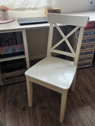 4 Sillas de comedor de madera blancas