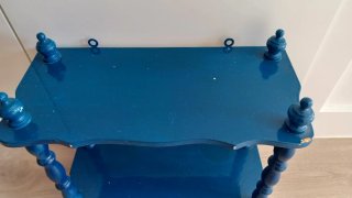 Estantería de madera antigua para restaurar