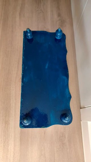 Estantería de madera antigua para restaurar