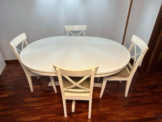 Mesa redonda extensible IKEA INGATORP + 4 sillas