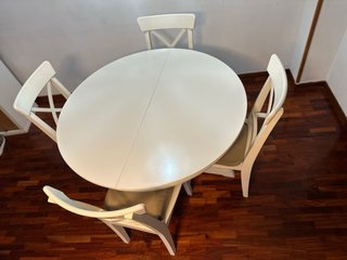 Mesa redonda extensible IKEA INGATORP + 4 sillas