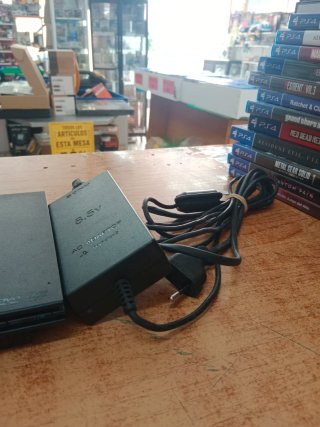 CONSOLA SONY PS2 CON MANDO Y CABLES