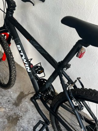 B'Twin Rockrider 700 - 24" (Prácticamente nueva)