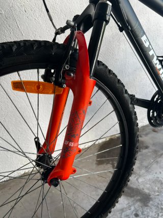 B'Twin Rockrider 700 - 24" (Prácticamente nueva)