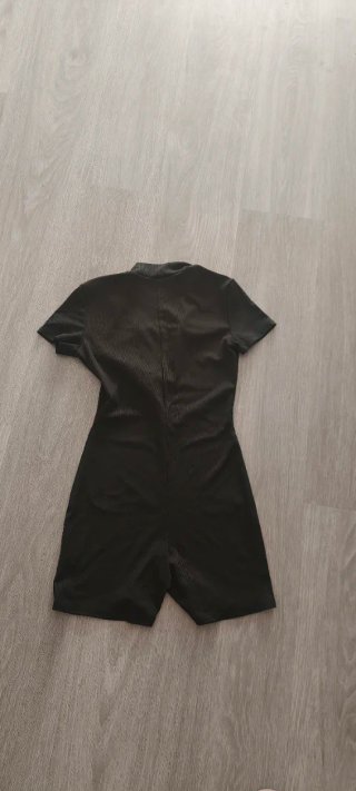 Mono corto Bershka negro