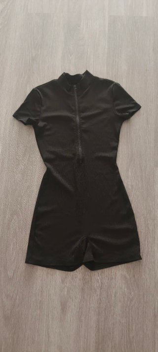 Mono corto Bershka negro