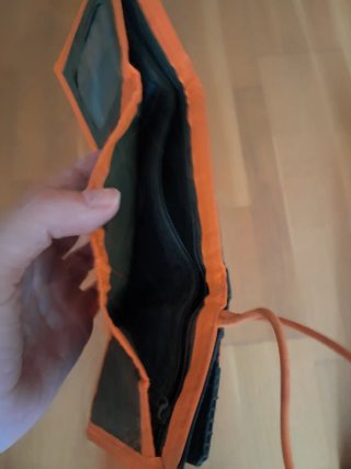 Cartera SPORT con cremallera y asa